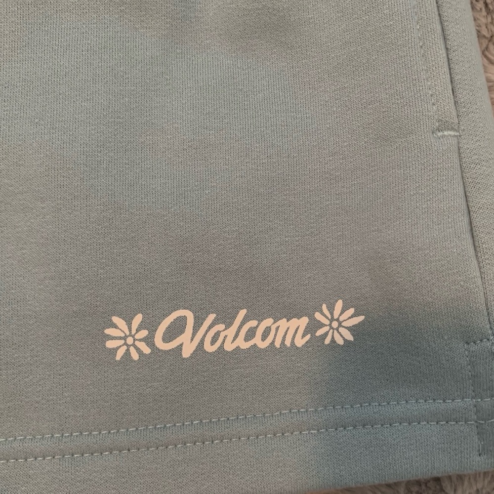 Volcom Just Chill Shorts - Size XS - New With Tags - Picture 4 of 14
